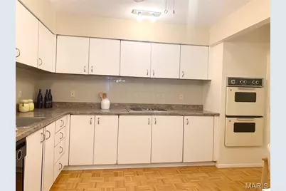 514 Coeur De Royale Drive #404, Creve Coeur, MO 63141 - Photo 7