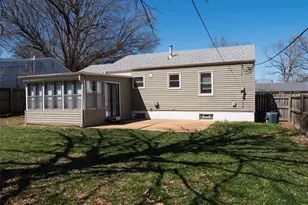 11236 Marley Dr, Saint Louis, MO 63123 - Photo 3