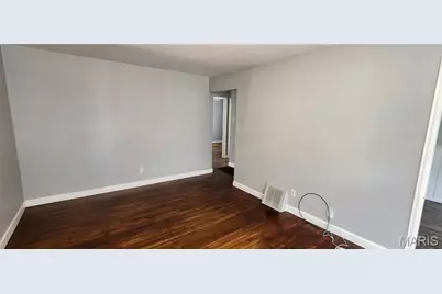 10428 Niblic, Saint Louis, MO 63114 - Photo 5