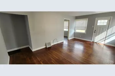 10428 Niblic, Saint Louis, MO 63114 - Photo 3
