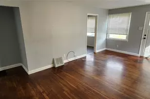 10428 Niblic, Saint Louis, MO 63114 - Photo 3