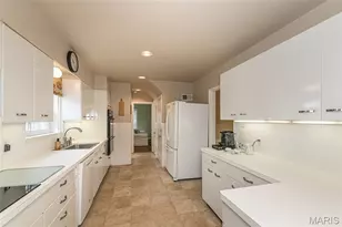 710 Elmtree Ln, Saint Louis, MO 63122 - Photo 11