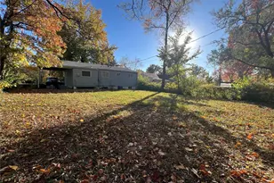 9029 Cranberry Ln, Normandy, MO 63121 - Photo 13