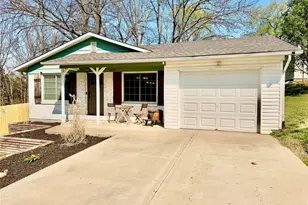 919 N 7th St, De Soto, MO 63020 - Photo 9