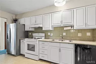 3518 Canterbury Dr, Saint Charles, MO 63303 - Photo 17