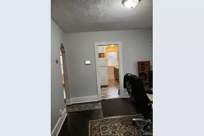 7020 Greenway Avenue, Beverly Hills, MO 63121 - Photo 11