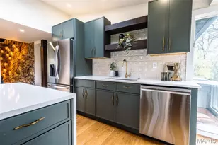 11814 Claychester Dr, Des Peres, MO 63131 - Photo 9