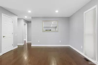 12026 Foxpoint Drive, Maryland Heights, MO 63043 - Photo 7