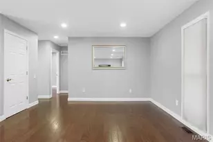 12026 Foxpoint Dr, Maryland Heights, MO 63043 - Photo 7