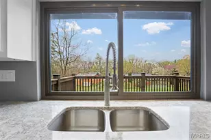 12026 Foxpoint Dr, Maryland Heights, MO 63043 - Photo 11