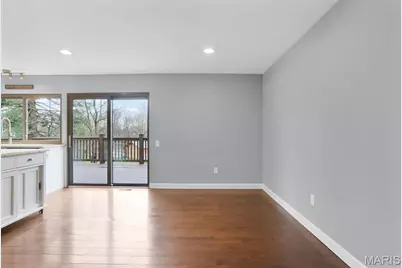 12026 Foxpoint Drive, Maryland Heights, MO 63043 - Photo 15