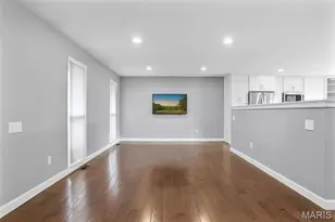 12026 Foxpoint Dr, Maryland Heights, MO 63043 - Photo 5