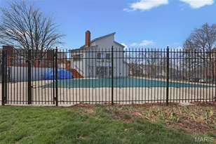 1038 King Henry Ct, Creve Coeur, MO 63146 - Photo 35