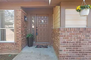 1038 King Henry Ct, Creve Coeur, MO 63146 - Photo 3