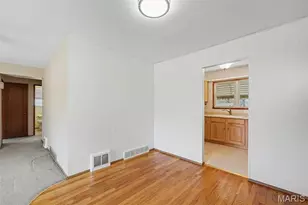 7417 Ray Ave, Saint Louis, MO 63116 - Photo 5