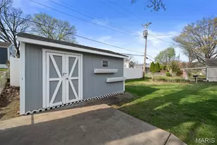 6330 Hurstgreen Ln, Saint Louis, MO 63123 - Photo 33