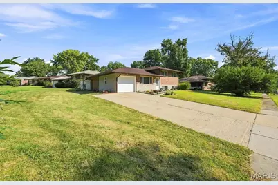 1925 Apple Blossom Court, Florissant, MO 63031 - Photo 27