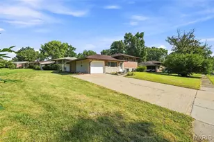 1925 Apple Blossom Ct, Florissant, MO 63031 - Photo 27