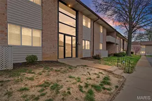 10135 Sakura Dr, Saint Louis, MO 63128 - Photo 1