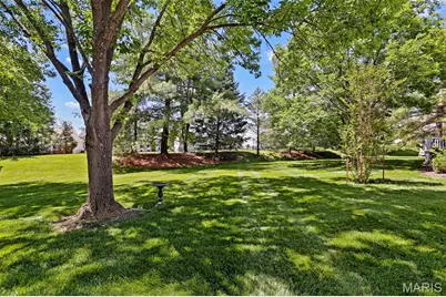 16858 Chesterfield Bluffs Circle, Chesterfield, MO 63005 - Photo 43