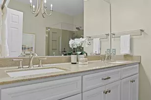 16858 Chesterfield Bluffs Cir, Chesterfield, MO 63005 - Photo 29