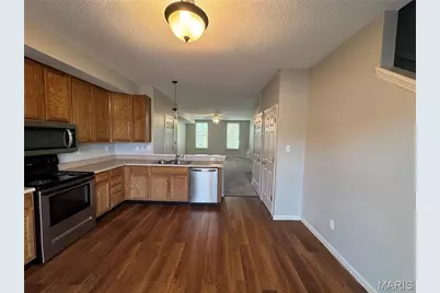 3245 Domain Street, Saint Charles, MO 63301 - Photo 9