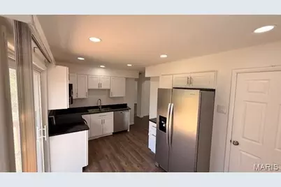 10115 Toelle Lane, Saint Louis, MO 63137 - Photo 11