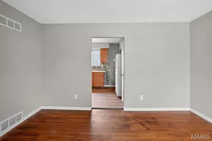 10185 Green Valley Dr, Saint Louis, MO 63136 - Photo 7