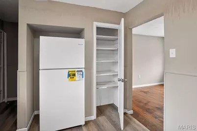 10185 Green Valley Drive, Saint Louis, MO 63136 - Photo 13