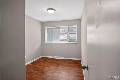 10185 Green Valley Drive, Saint Louis, MO 63136 - Photo 15