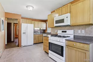 10426 Driver Ave, Overland, MO 63114 - Photo 7