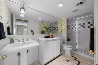 13456 Thornhill Drive, Town and Country, MO 63131 - Photo 57