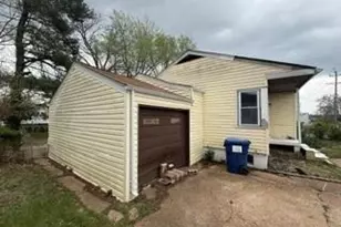 737 Charbonier Rd, Florissant, MO 63031 - Photo 3