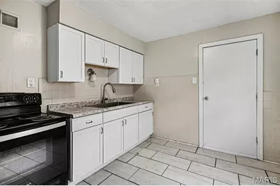 7030 Emma Avenue, Saint Louis, MO 63136 - Photo 9