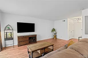 13453 Coliseum Dr, Chesterfield, MO 63017 - Photo 15