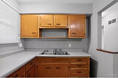 1146 Reale Avenue, Saint John, MO 63138 - Photo 19