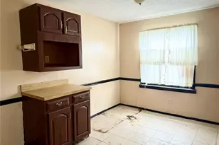 8150 Rector Dr, Berkeley, MO 63134 - Photo 17