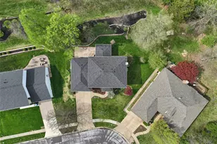 605 Waterford Ridge Ct, Ballwin, MO 63021 - Photo 11