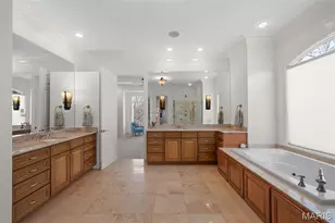 511 S Warson Rd, Ladue, MO 63124 - Photo 33