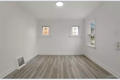 8615 Charlton Lane, Saint Louis, MO 63123 - Photo 3