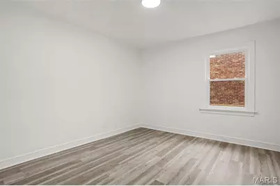 8615 Charlton Lane, Saint Louis, MO 63123 - Photo 15