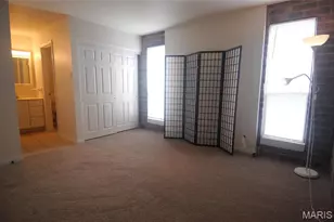 676 Coeur de Royale Dr, Creve Coeur, MO 63141 - Photo 11