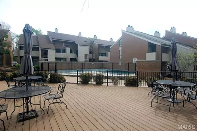 676 Coeur De Royale Drive #B, Creve Coeur, MO 63141 - Photo 13