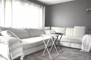 9038 Villaridge Ct, Saint Louis, MO 63123 - Photo 5