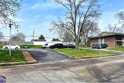9038 Villaridge Court, Saint Louis, MO 63123 - Photo 3
