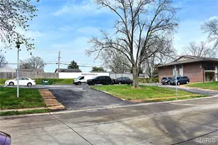 9038 Villaridge Ct, Saint Louis, MO 63123 - Photo 3