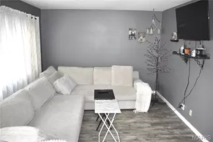 9038 Villaridge Ct, Saint Louis, MO 63123 - Photo 7