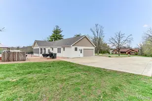 21 Oak Knoll Dr, Saint Charles, MO 63304 - Photo 9
