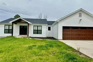 107 Poplar St, De Soto, MO 63020 - Photo 1