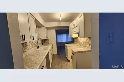 338 Lancashire Road, Saint Louis, MO 63137 - Photo 7